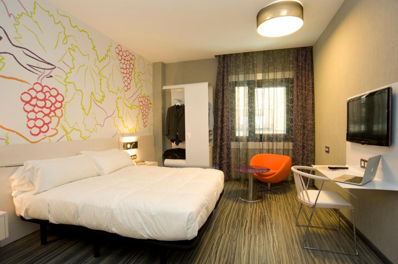 Ibis Styles Madrid Prado Hotel Room photo